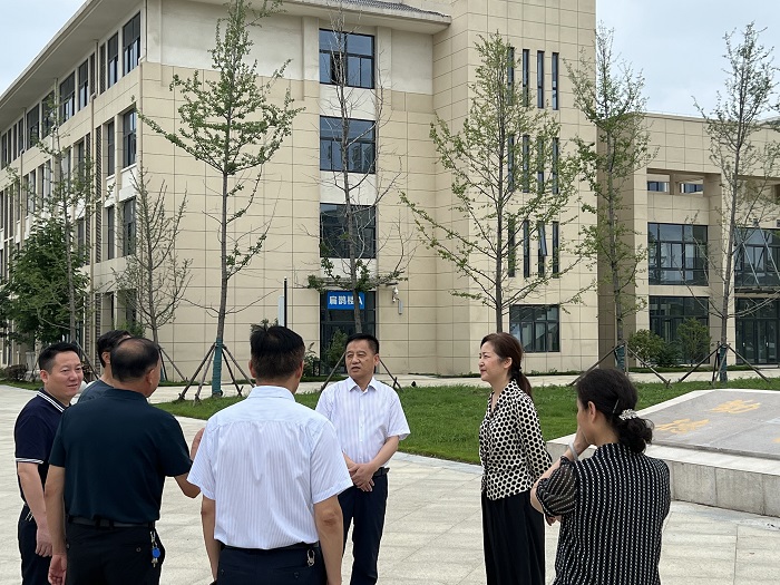 市政協(xié)副主席、淮南聯(lián)大黨委書(shū)記萬(wàn)繼軍一行蒞臨淮南衛(wèi)生學(xué)校開(kāi)展期末（暑假）校園安全檢查